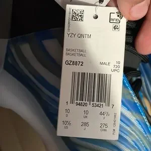 It’s not been worn and brand new from the box with the tag an it’s only 450 Yeezy | Shoes | Its Not Been Worn And Brand New From The Box  main image 2